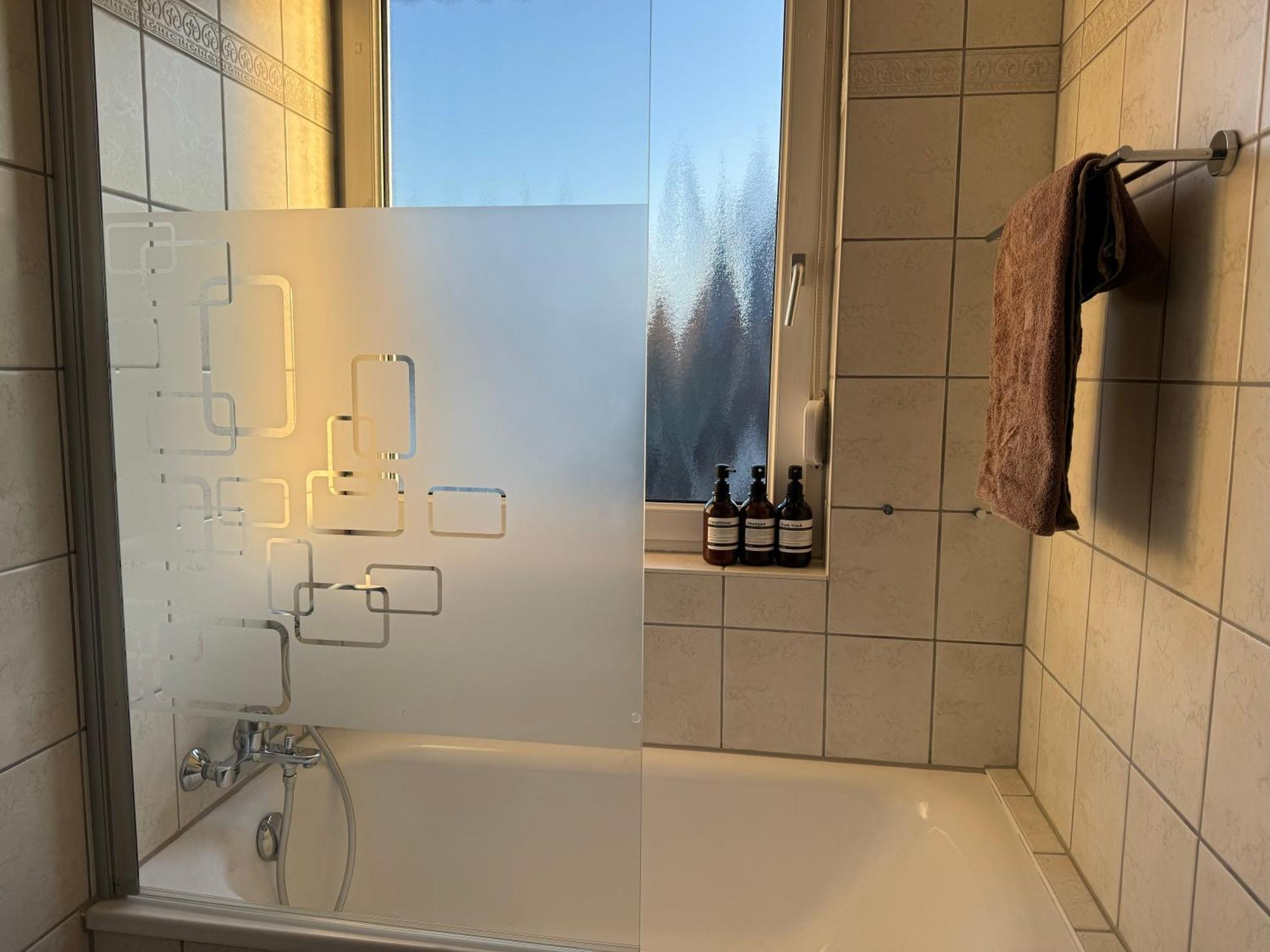Ruhrpott Residenz - 3 Zimmer Suite - 70Qm Mit Balkon Oberhausen  Buitenkant foto