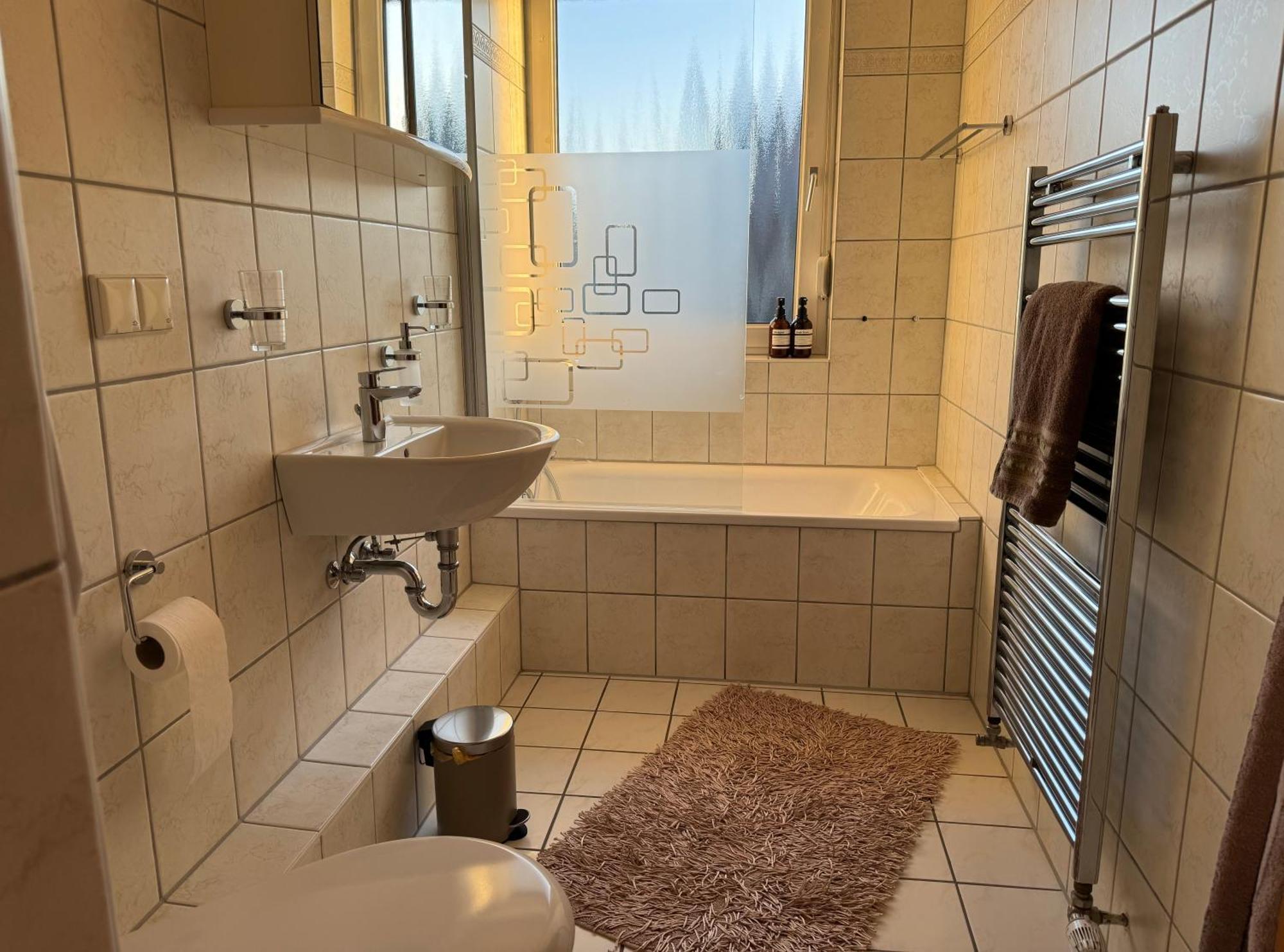 Ruhrpott Residenz - 3 Zimmer Suite - 70Qm Mit Balkon Oberhausen  Buitenkant foto